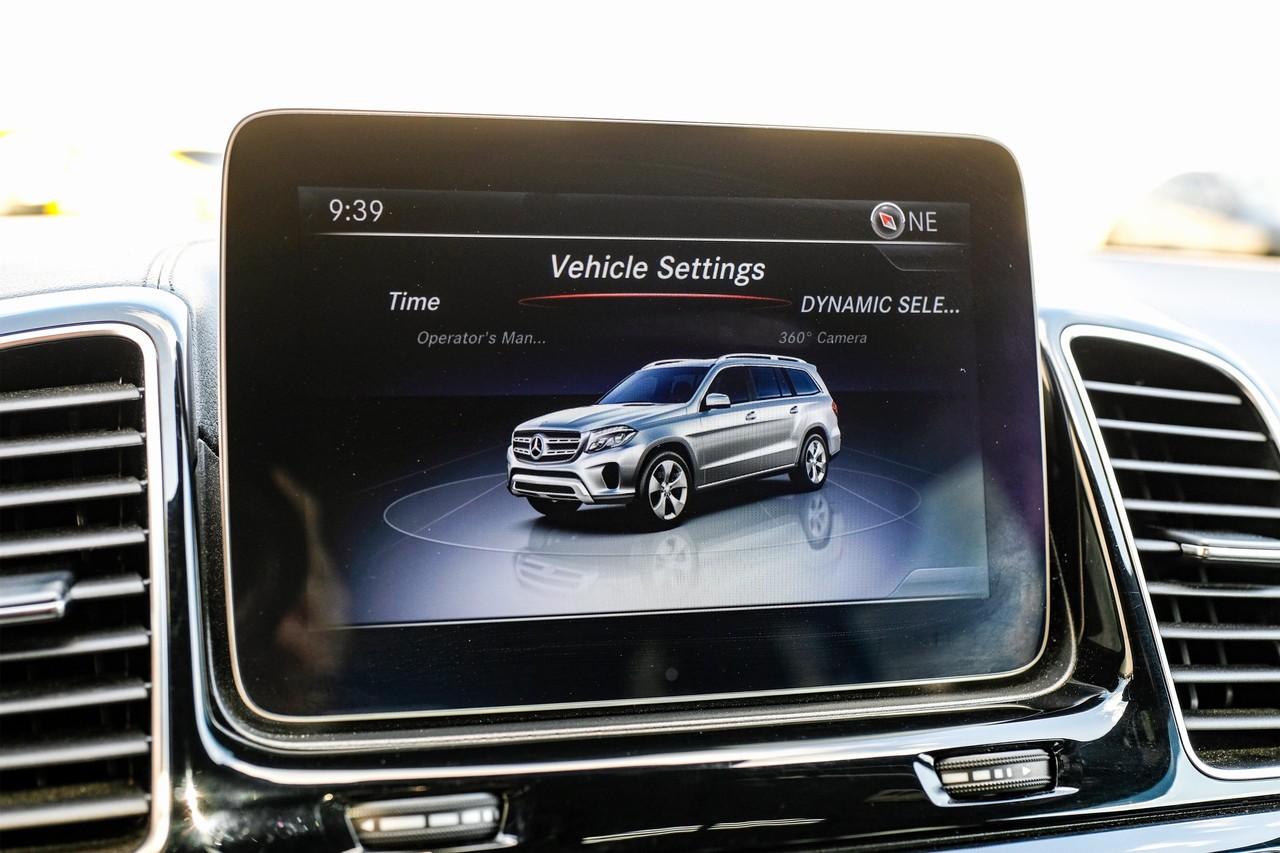 Mercedes-Benz GL 450 Vehicle Main Gallery Image 25