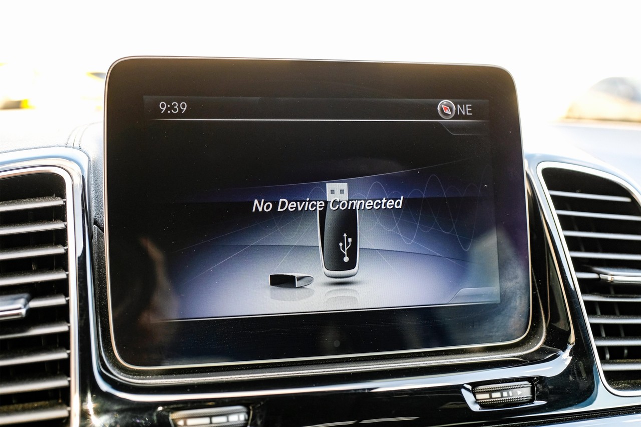Mercedes-Benz GL 450 Vehicle Main Gallery Image 27