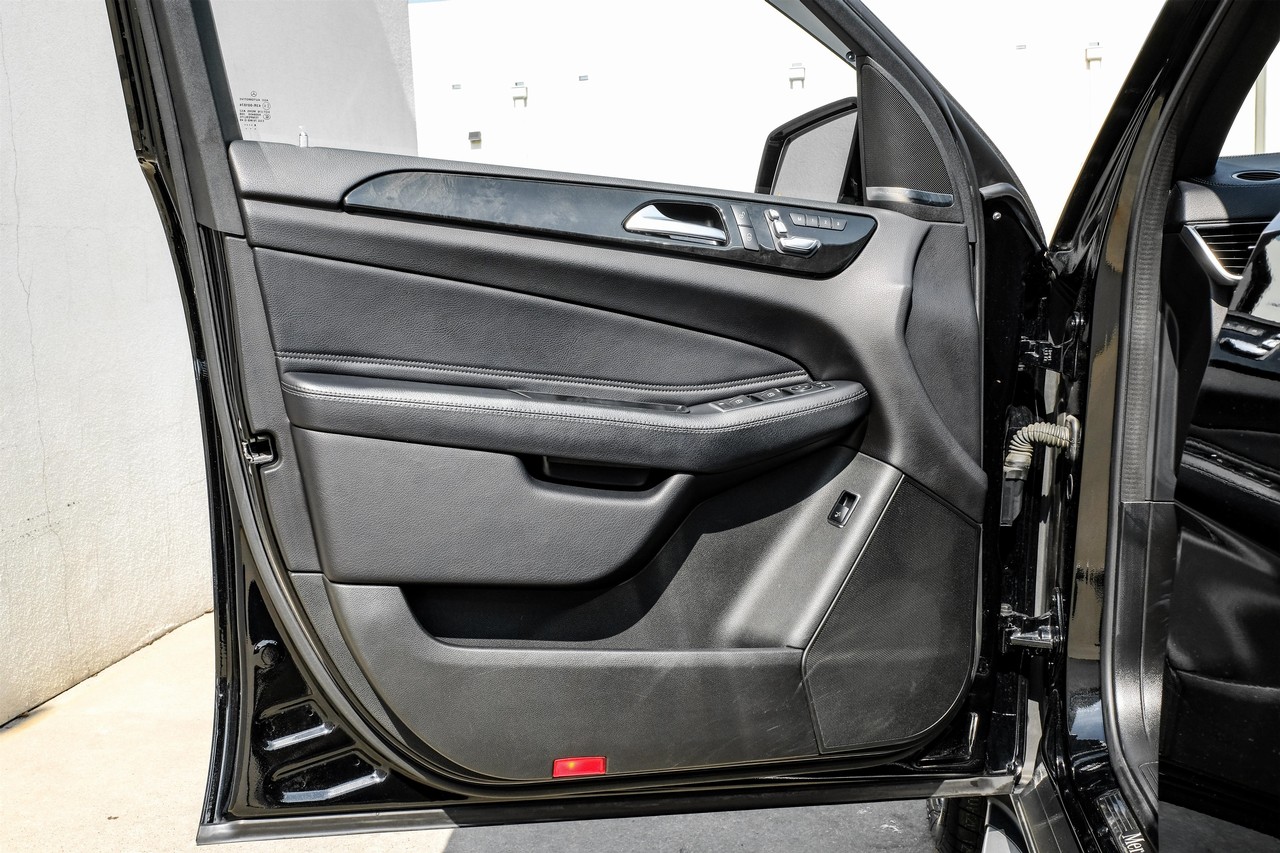 Mercedes-Benz GL 450 Vehicle Main Gallery Image 37