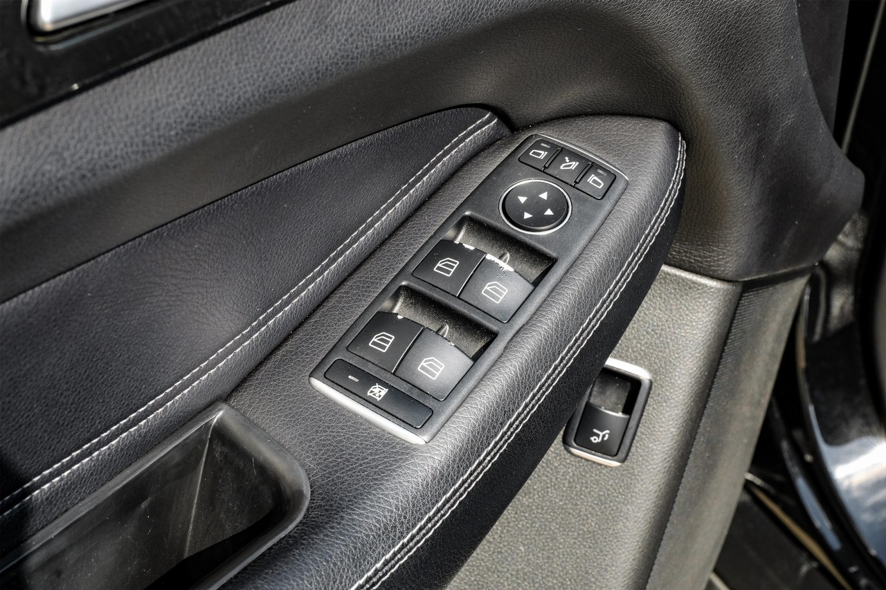 Mercedes-Benz GL 450 Vehicle Main Gallery Image 38