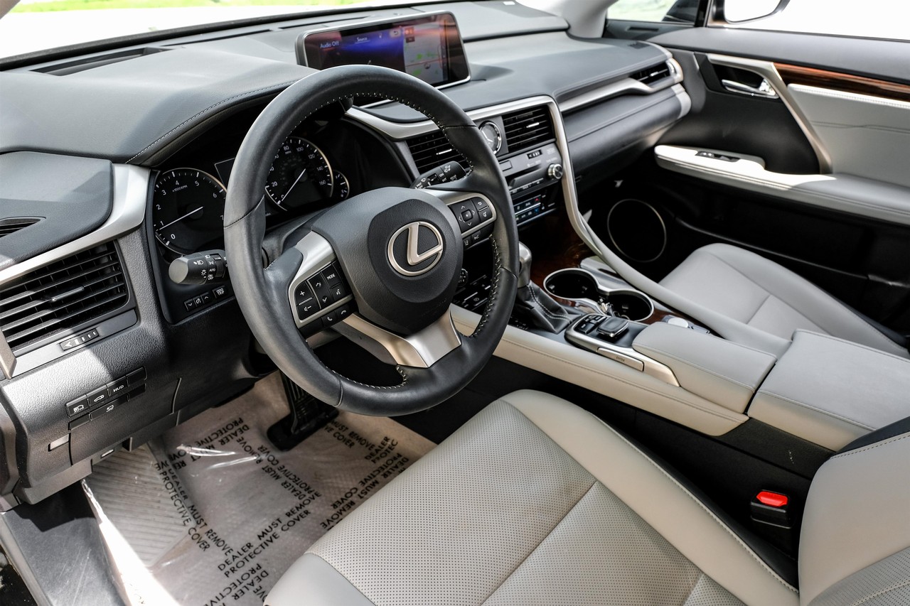 Lexus RX 350 Vehicle Main Gallery Image 03