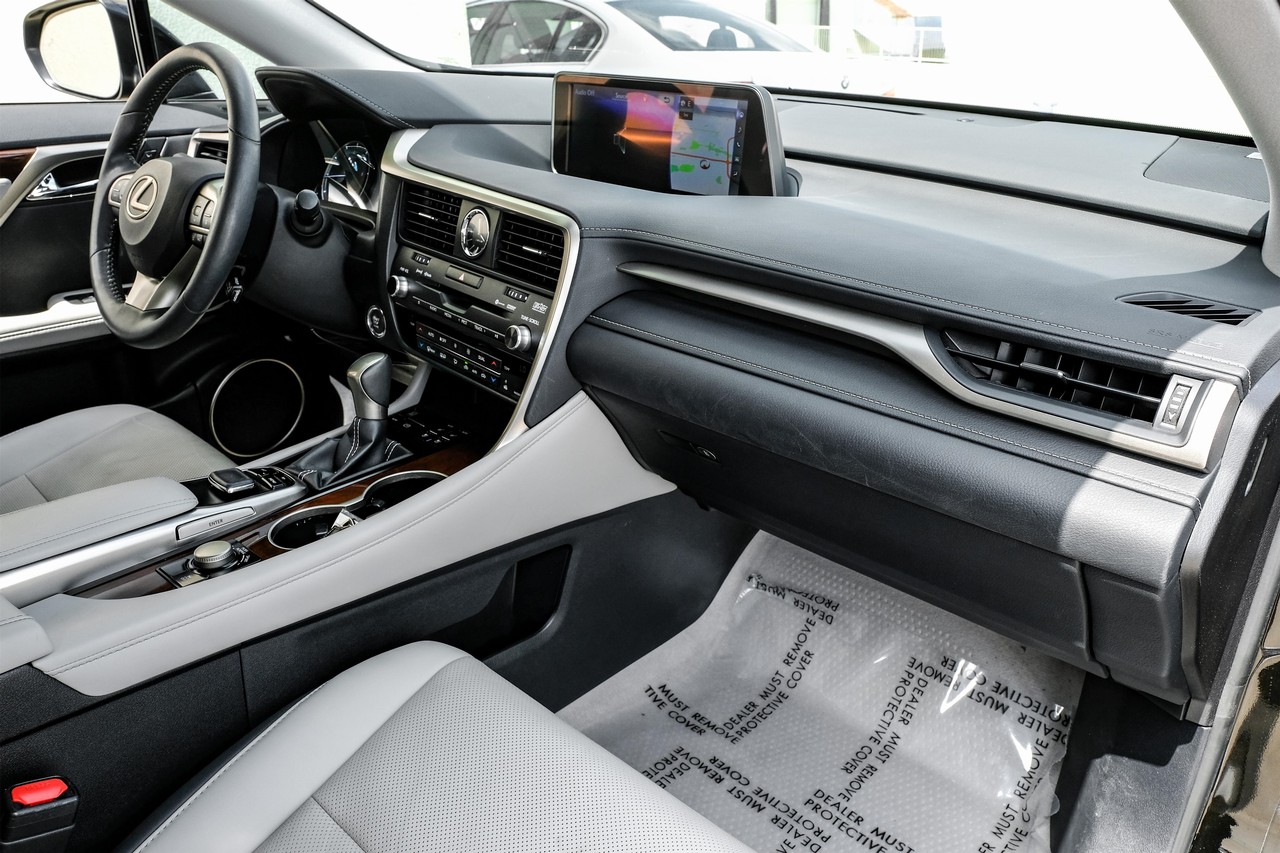Lexus RX 350 Vehicle Main Gallery Image 13