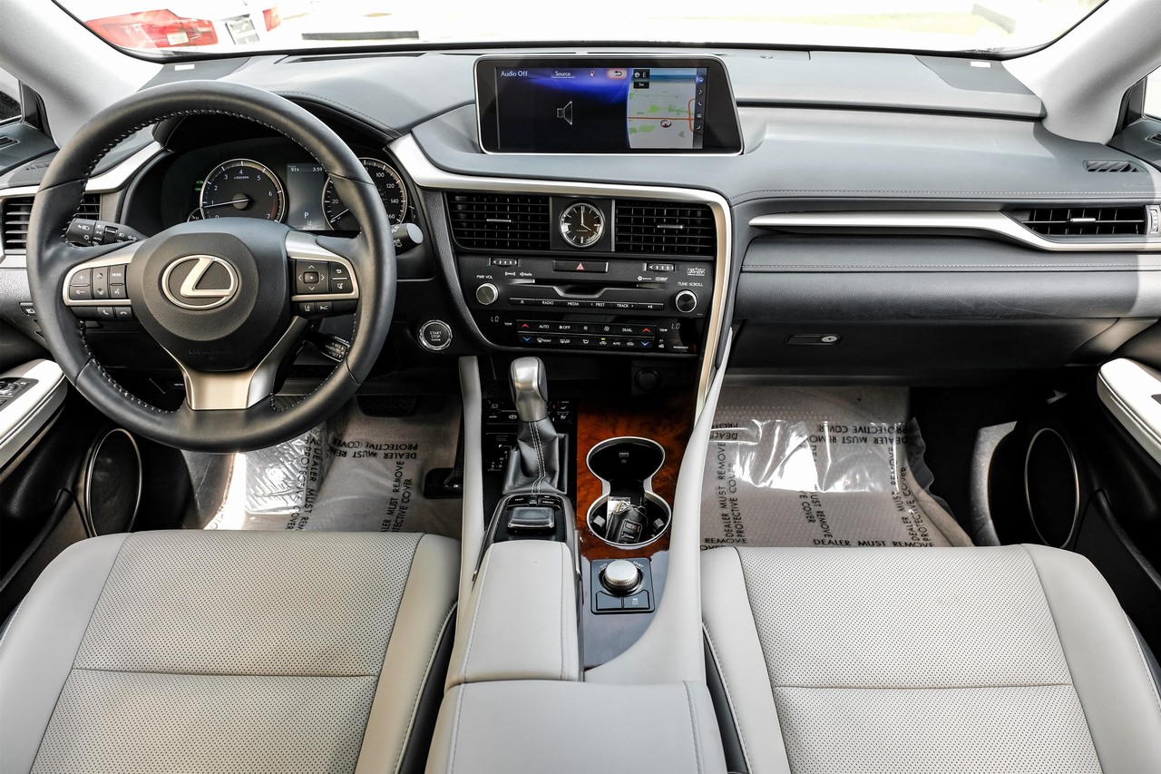 Lexus RX 350 Vehicle Main Gallery Image 15