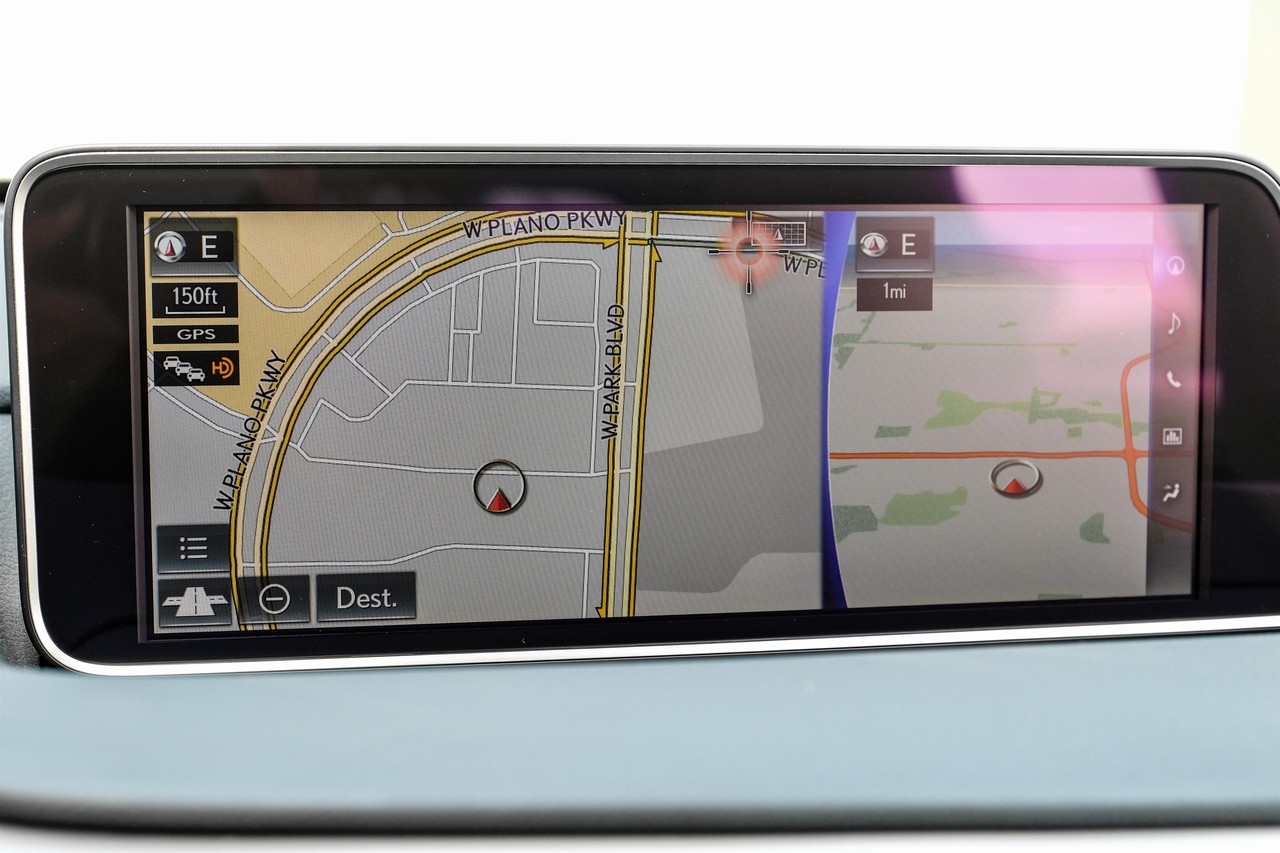 Lexus RX 350 Vehicle Main Gallery Image 22