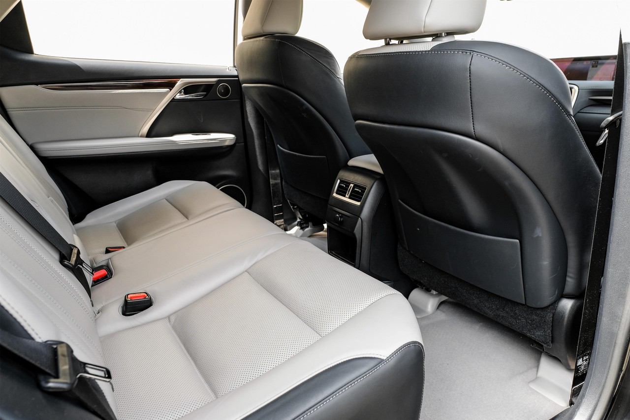 Lexus RX 350 Vehicle Main Gallery Image 37