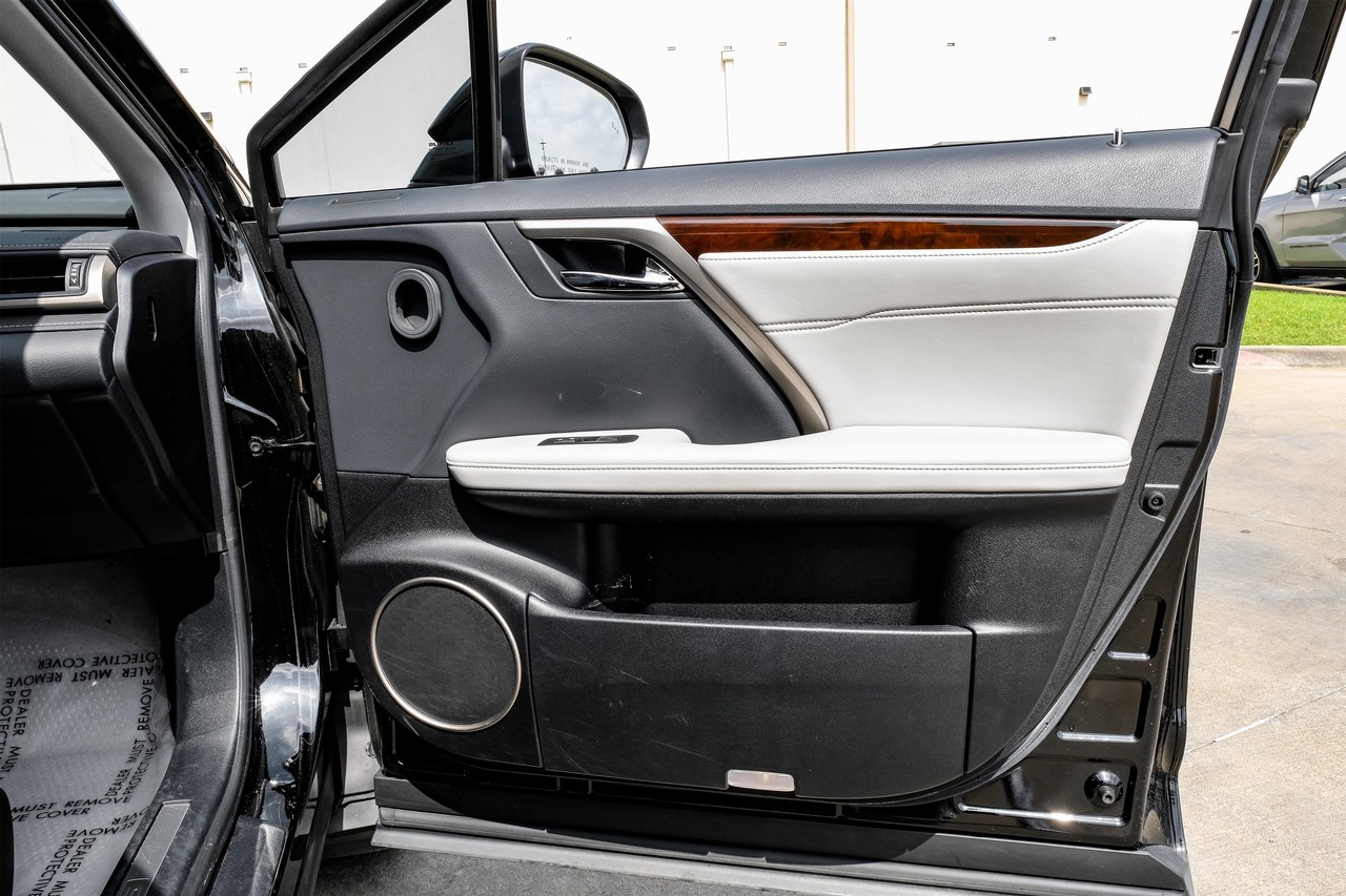 Lexus RX 350 Vehicle Main Gallery Image 44
