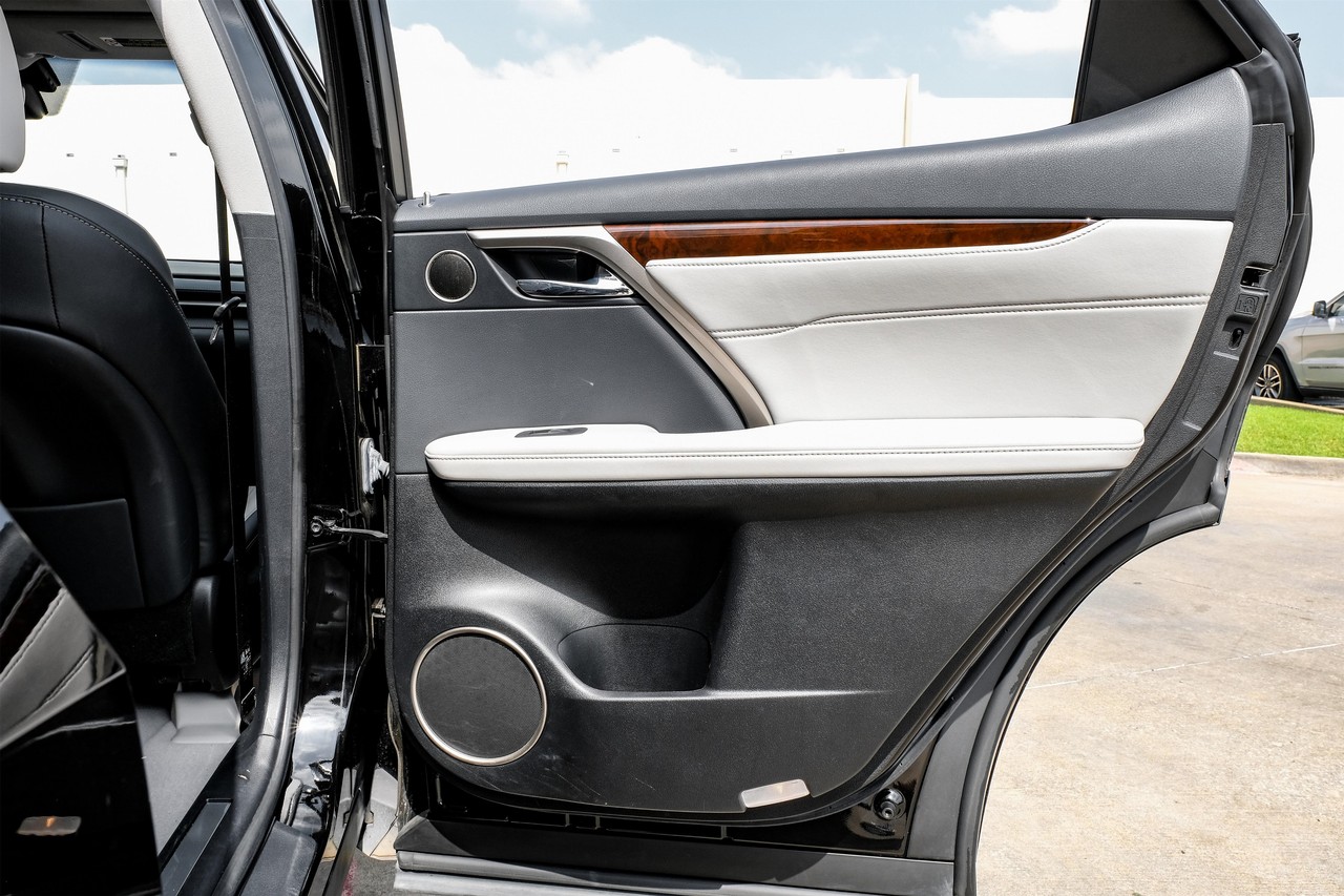 Lexus RX 350 Vehicle Main Gallery Image 46