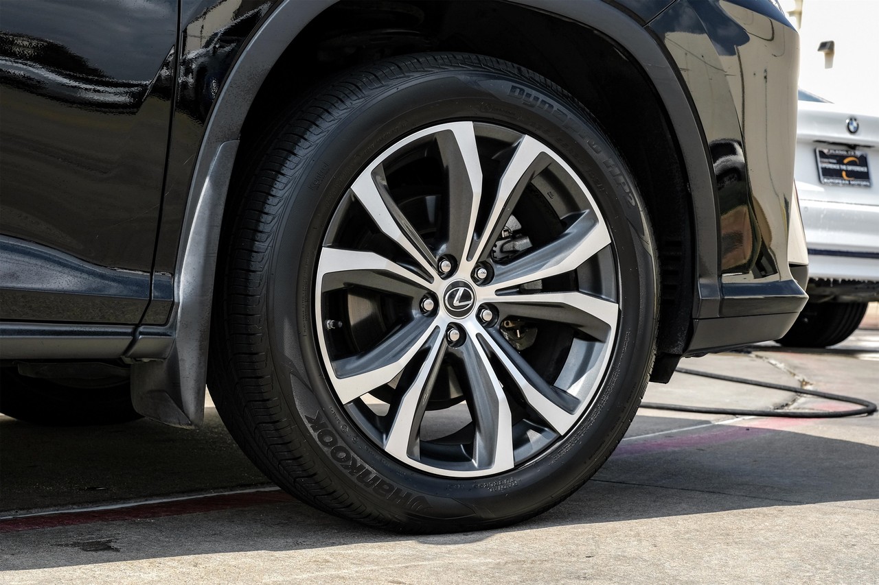 Lexus RX 350 Vehicle Main Gallery Image 52