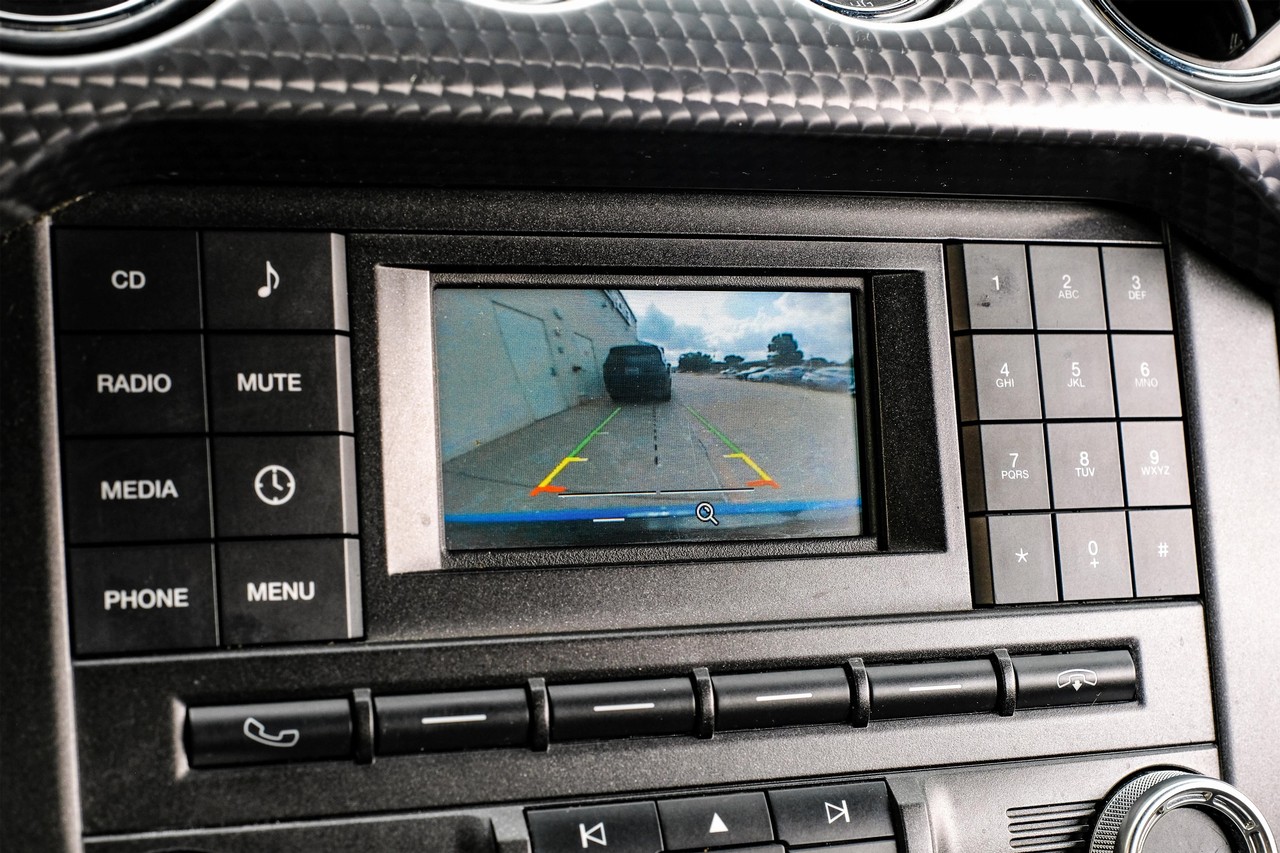 Ford Mustang Vehicle Main Gallery Image 19