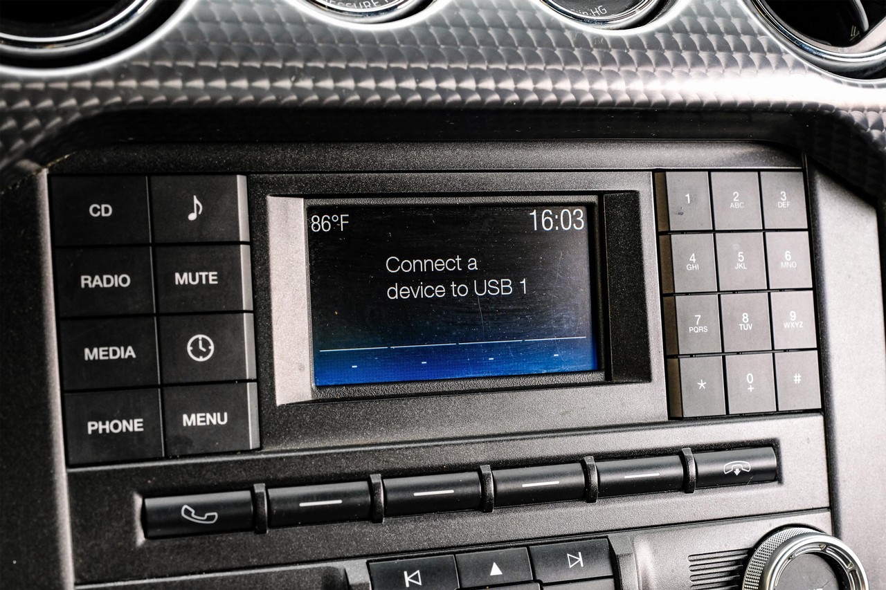Ford Mustang Vehicle Main Gallery Image 26
