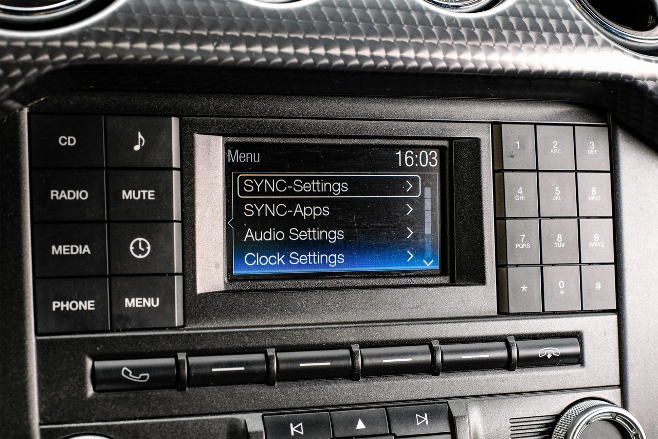 Ford Mustang Vehicle Main Gallery Image 28