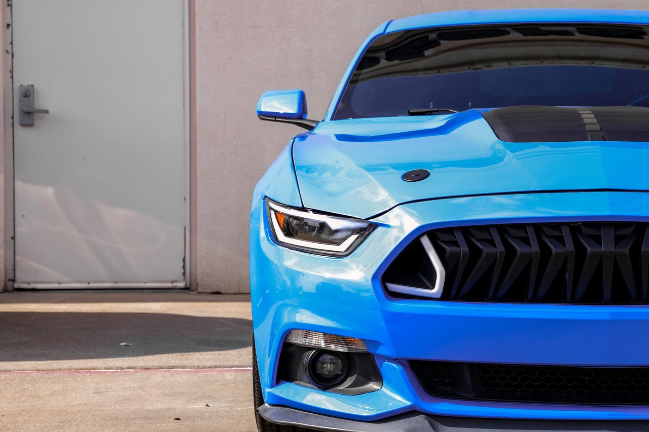 Ford Mustang Vehicle Main Gallery Image 35