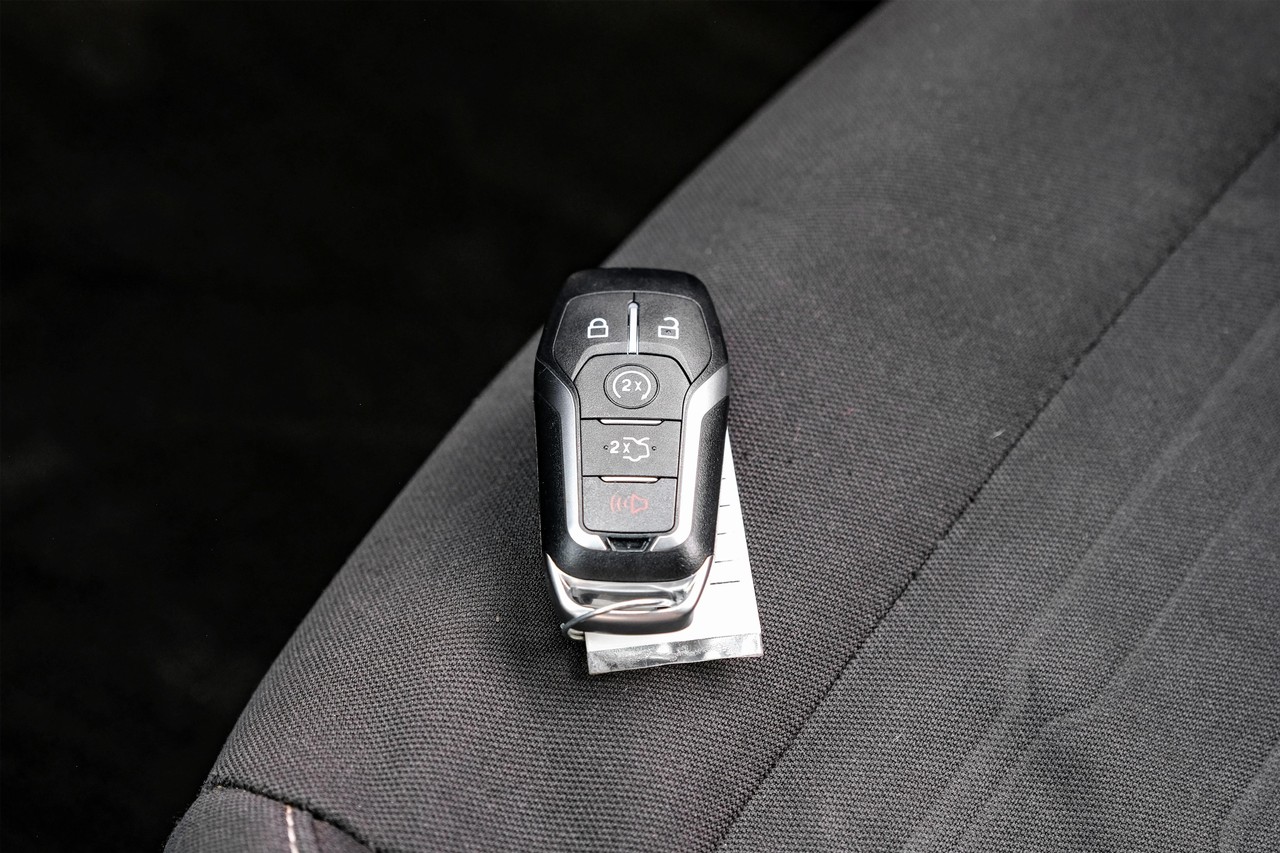 Ford Mustang Vehicle Main Gallery Image 43