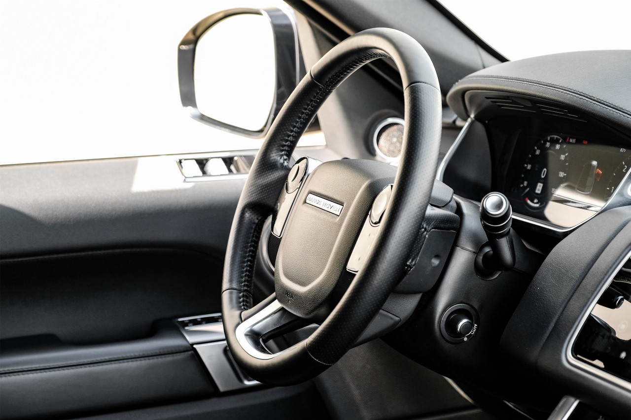 Land Rover Range Rover Sport Vehicle Main Gallery Image 14