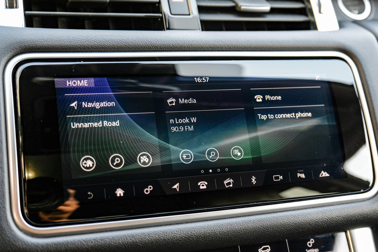 Land Rover Range Rover Sport Vehicle Main Gallery Image 29