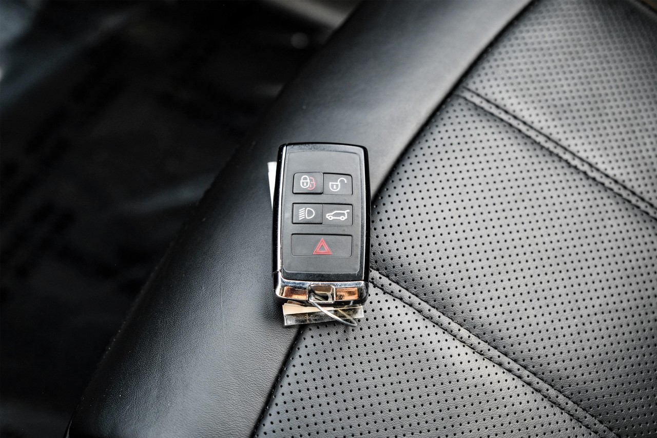 Land Rover Range Rover Sport Vehicle Main Gallery Image 52