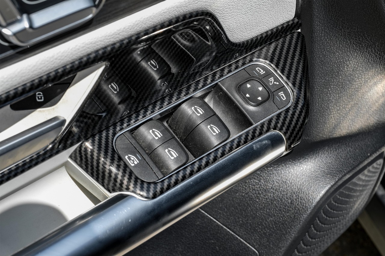 Mercedes-Benz GLA Vehicle Main Gallery Image 38