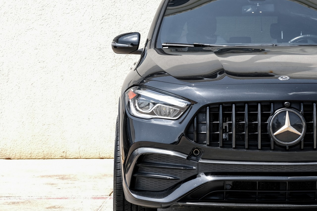 Mercedes-Benz GLA Vehicle Main Gallery Image 42