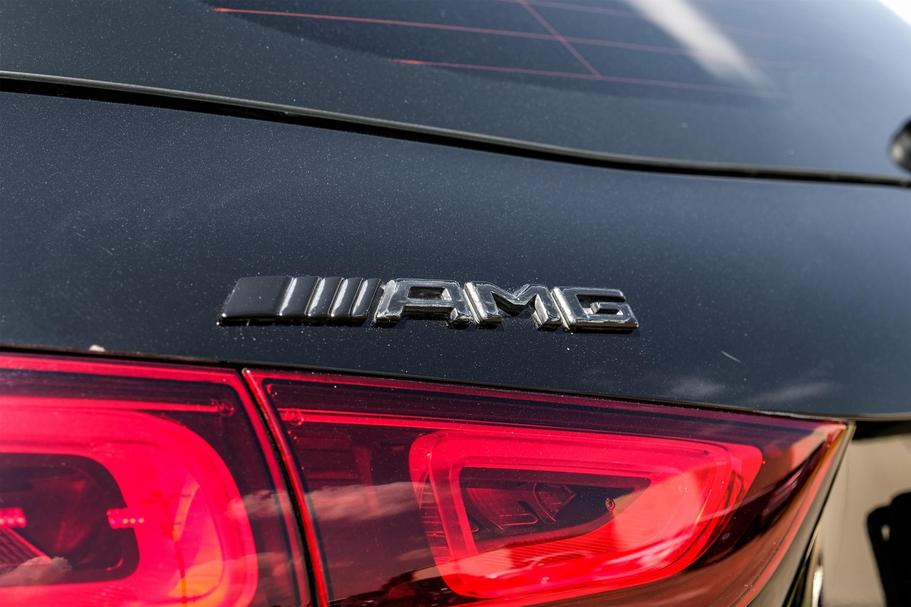 Mercedes-Benz GLA Vehicle Main Gallery Image 45