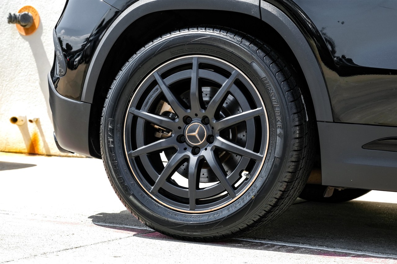 Mercedes-Benz GLA Vehicle Main Gallery Image 49