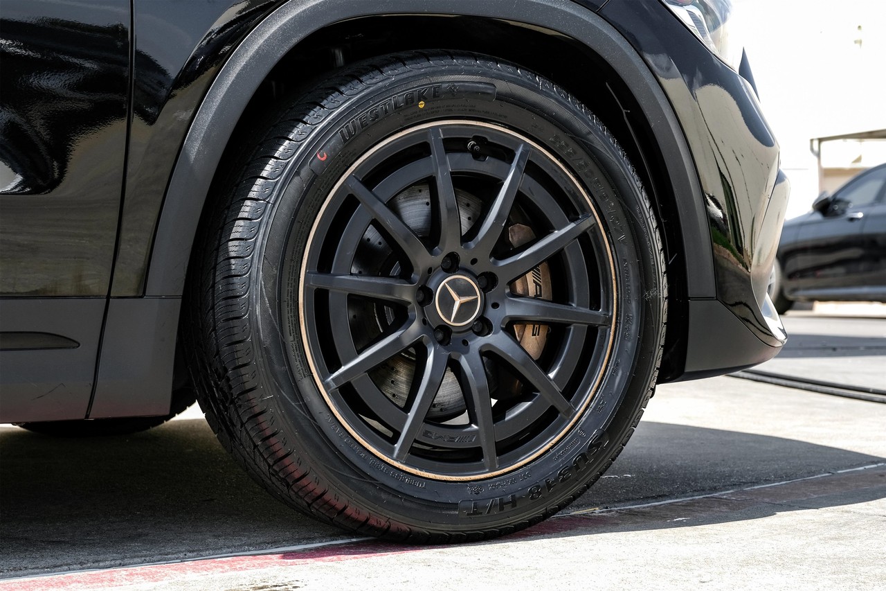 Mercedes-Benz GLA Vehicle Main Gallery Image 50