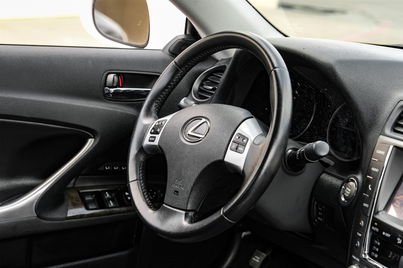 Lexus IS 350C Vehicle Main Gallery Image 13