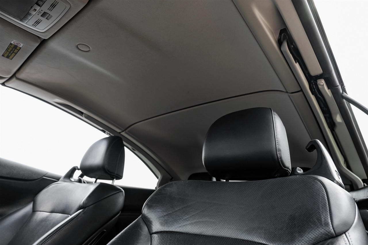 Lexus IS 350C Vehicle Main Gallery Image 35