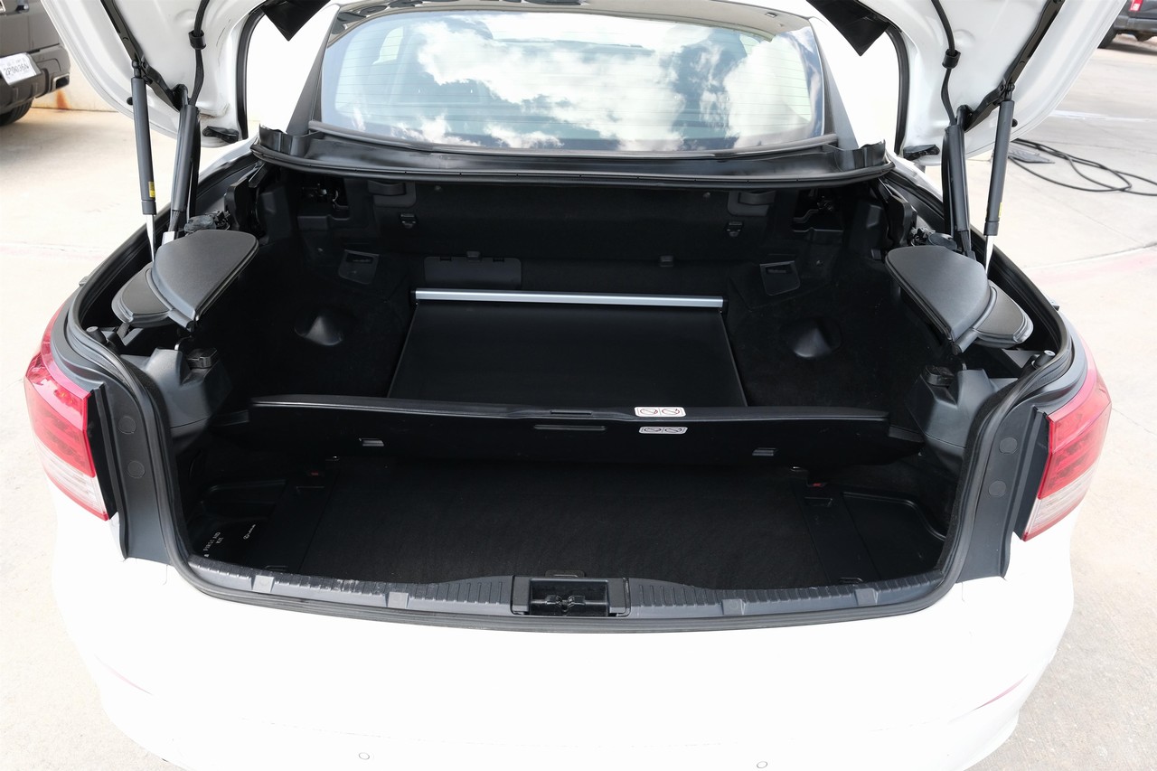 Lexus IS 350C Vehicle Main Gallery Image 47