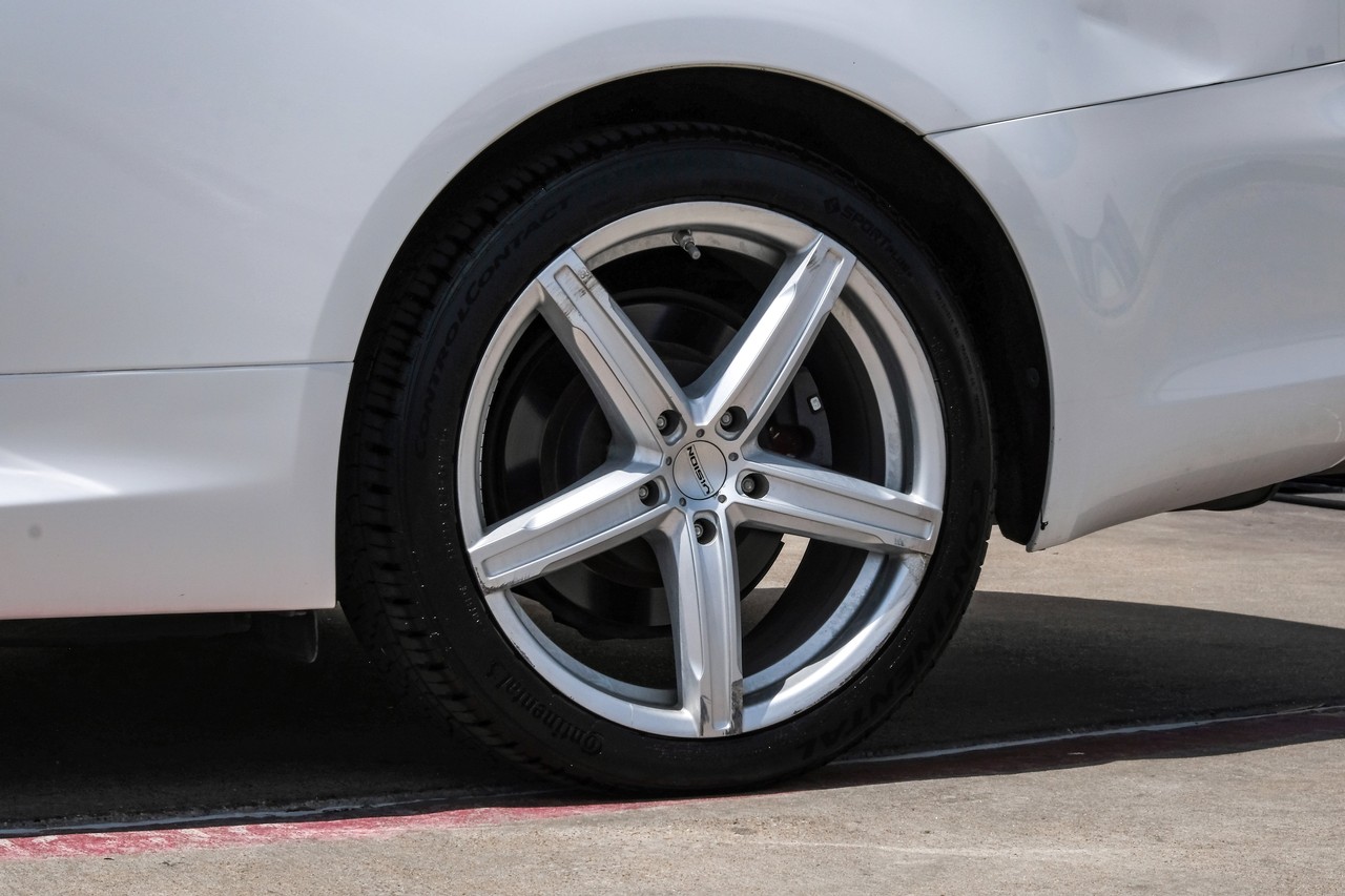 Lexus IS 350C Vehicle Main Gallery Image 53
