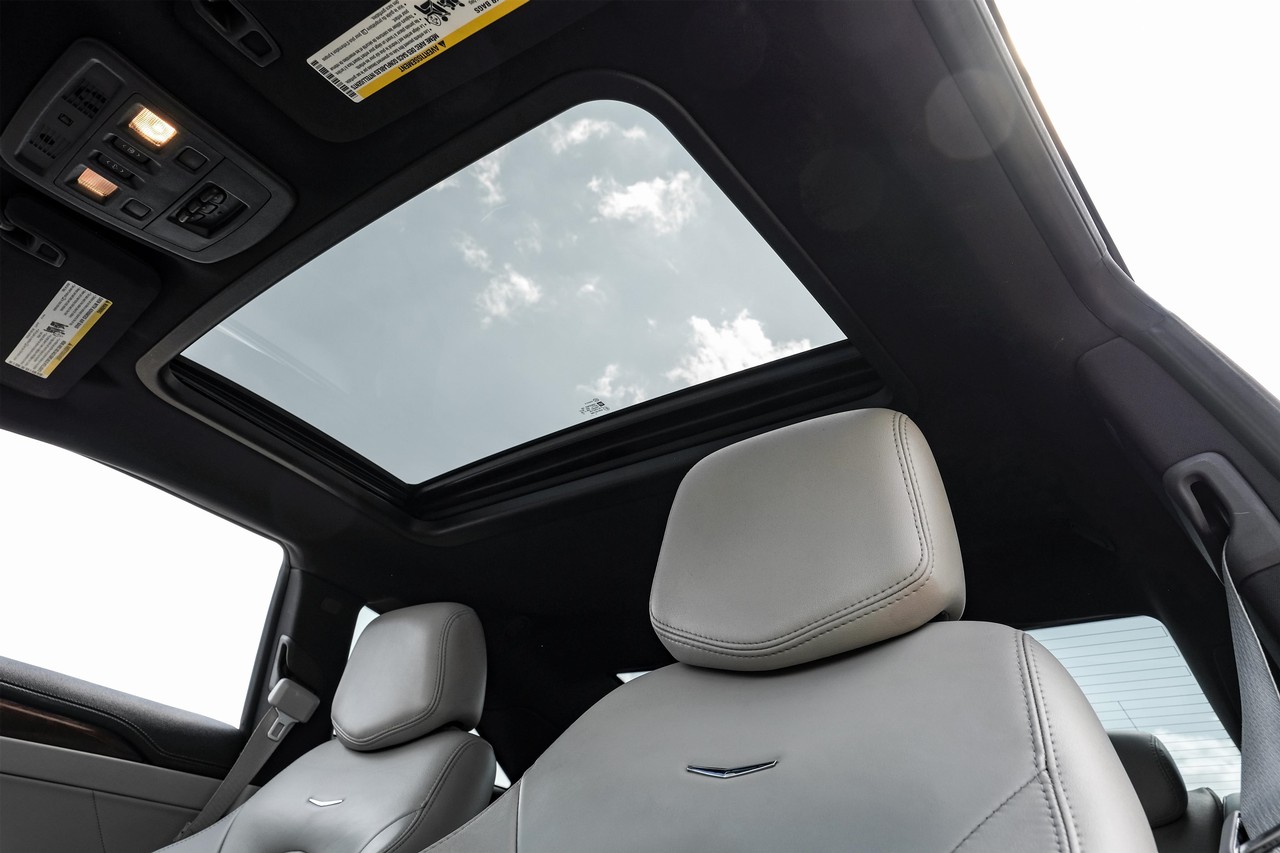 Cadillac CTS Coupe Vehicle Main Gallery Image 05