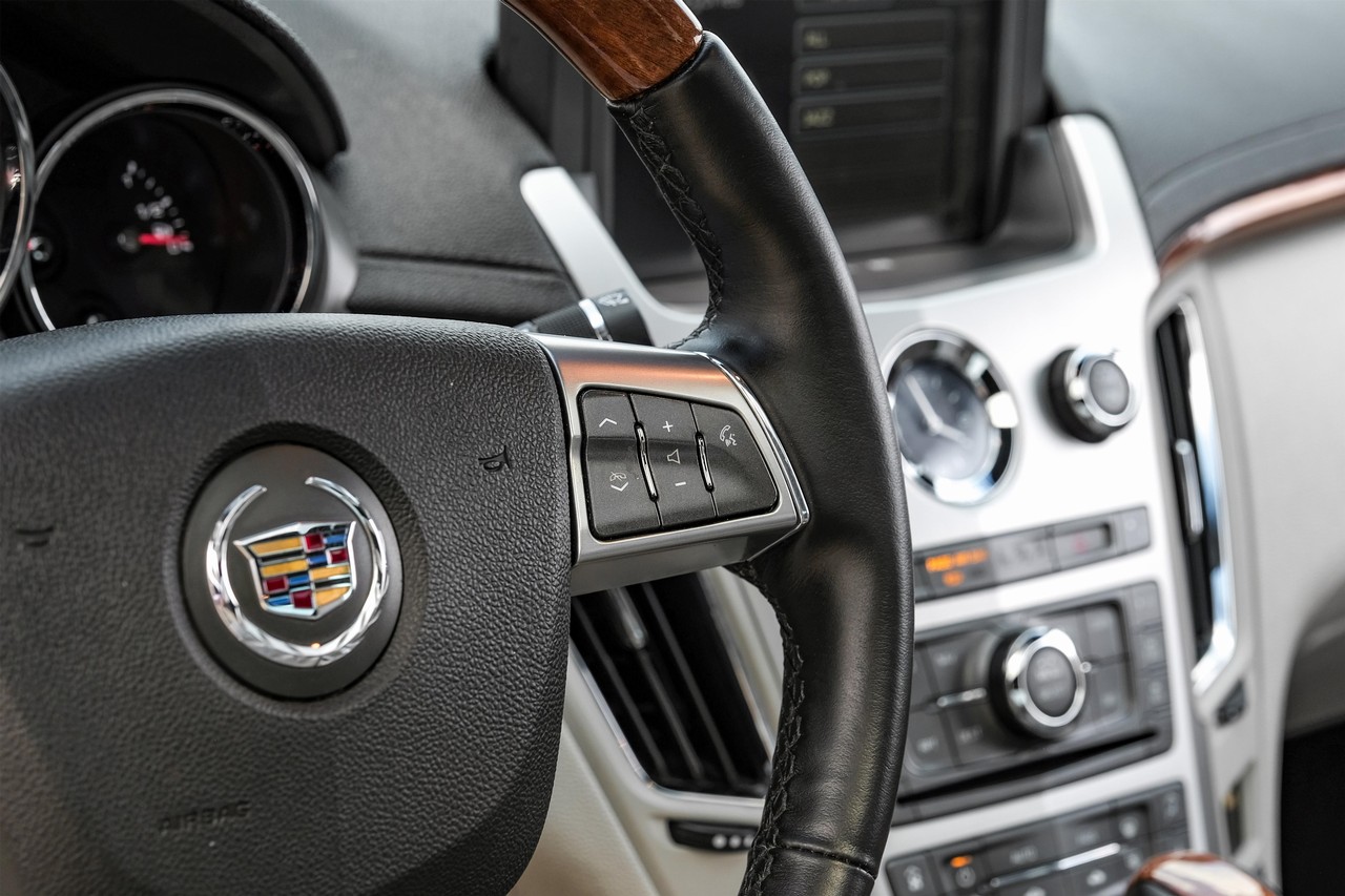 Cadillac CTS Coupe Vehicle Main Gallery Image 16