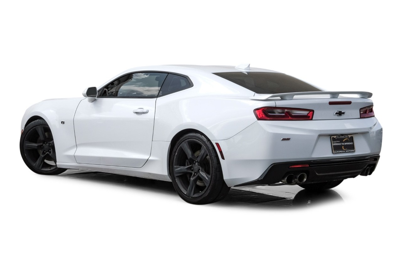 Chevrolet Camaro Vehicle Main Gallery Image 09