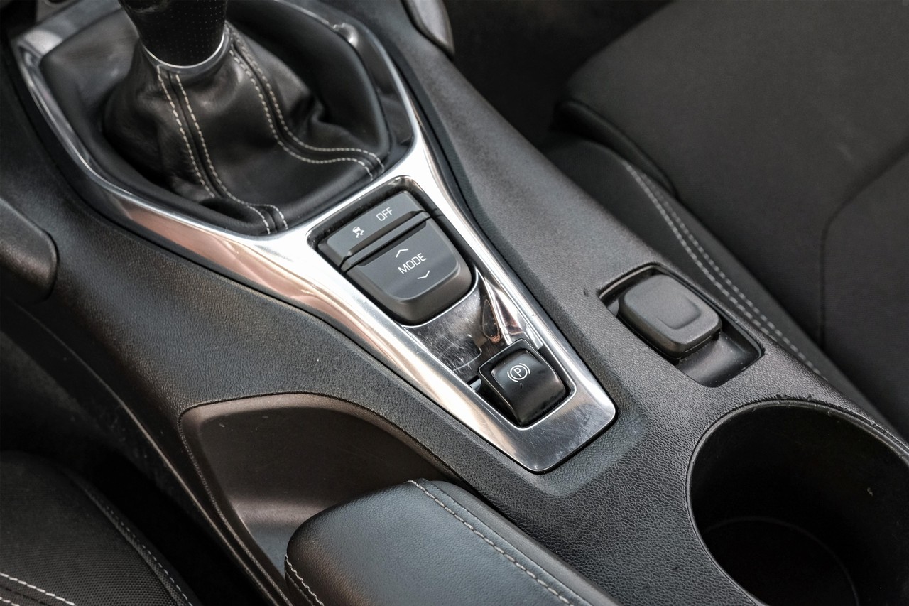 Chevrolet Camaro Vehicle Main Gallery Image 22