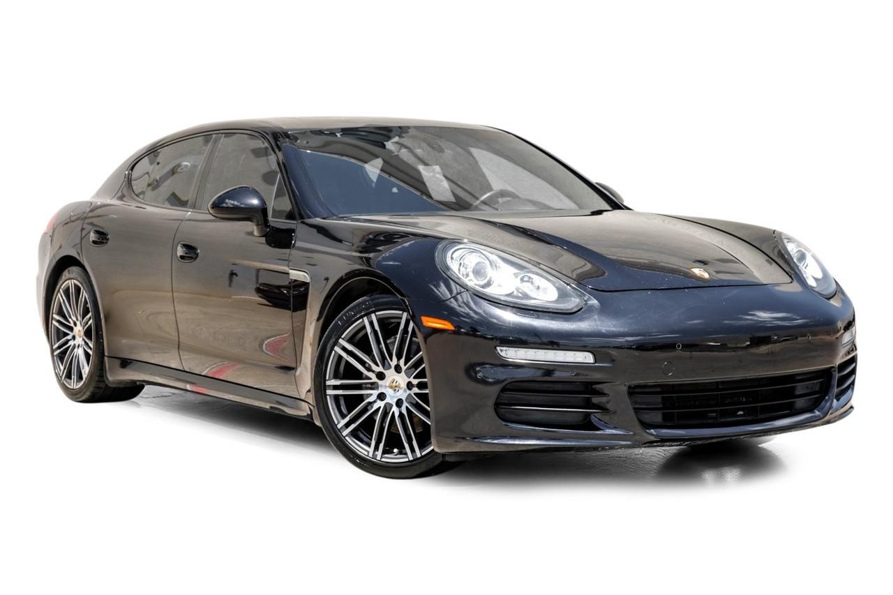 Porsche Panamera Vehicle Main Gallery Image 06