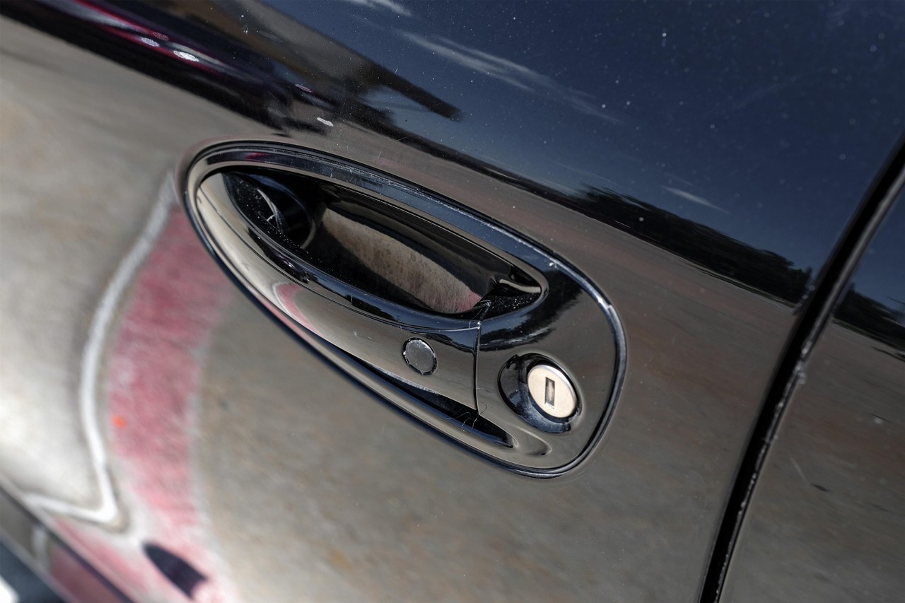 Porsche Panamera Vehicle Main Gallery Image 36