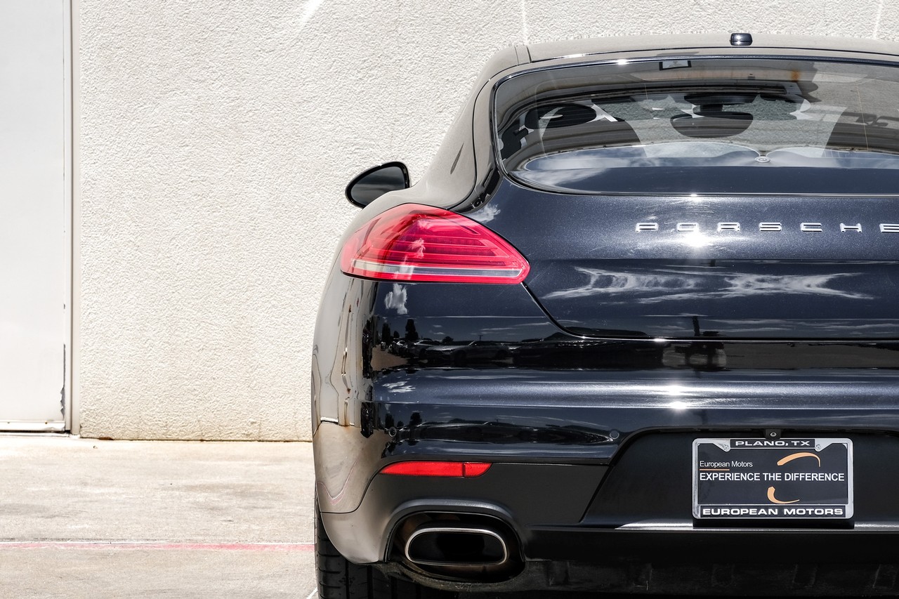 Porsche Panamera Vehicle Main Gallery Image 44
