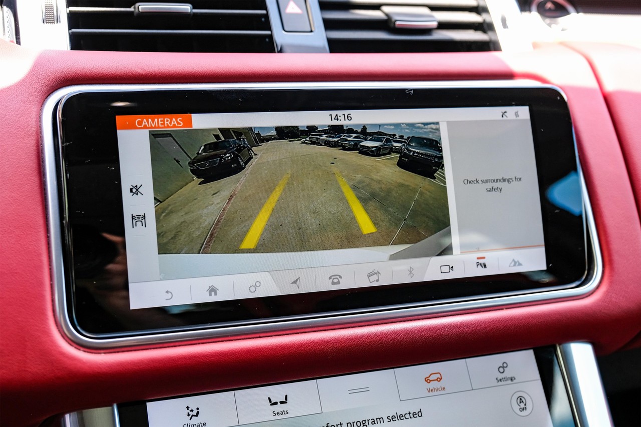 Land Rover Range Rover Sport Vehicle Main Gallery Image 23