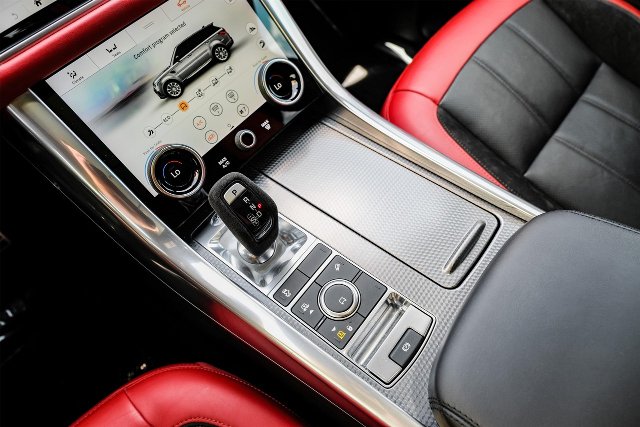 Land Rover Range Rover Sport Vehicle Main Gallery Image 25
