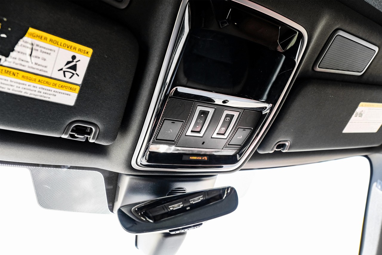 Land Rover Range Rover Sport Vehicle Main Gallery Image 28