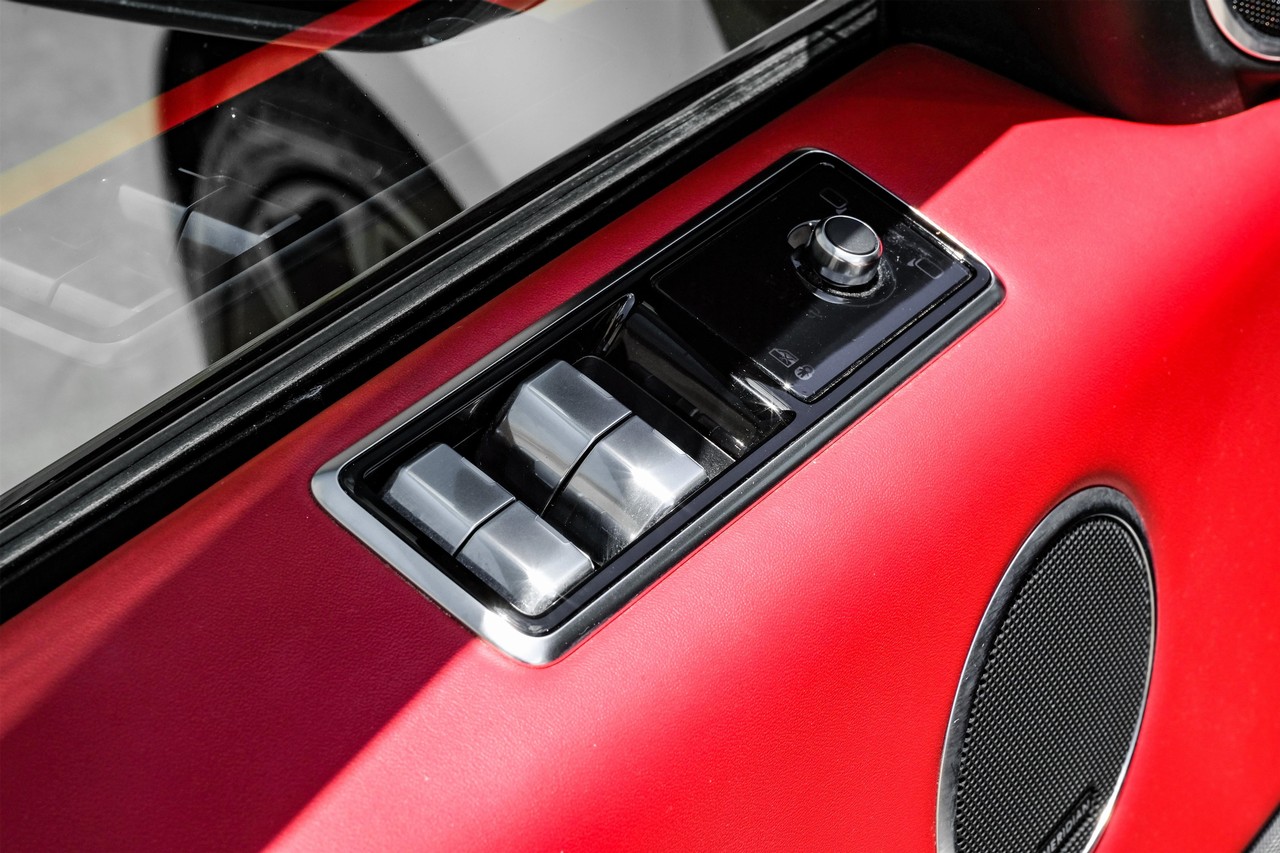 Land Rover Range Rover Sport Vehicle Main Gallery Image 43