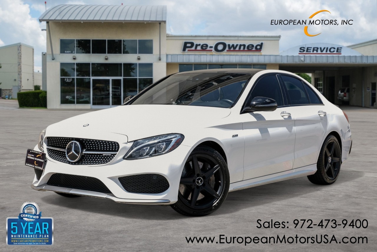 Mercedes-Benz C-Class Vehicle Main Gallery Image 01