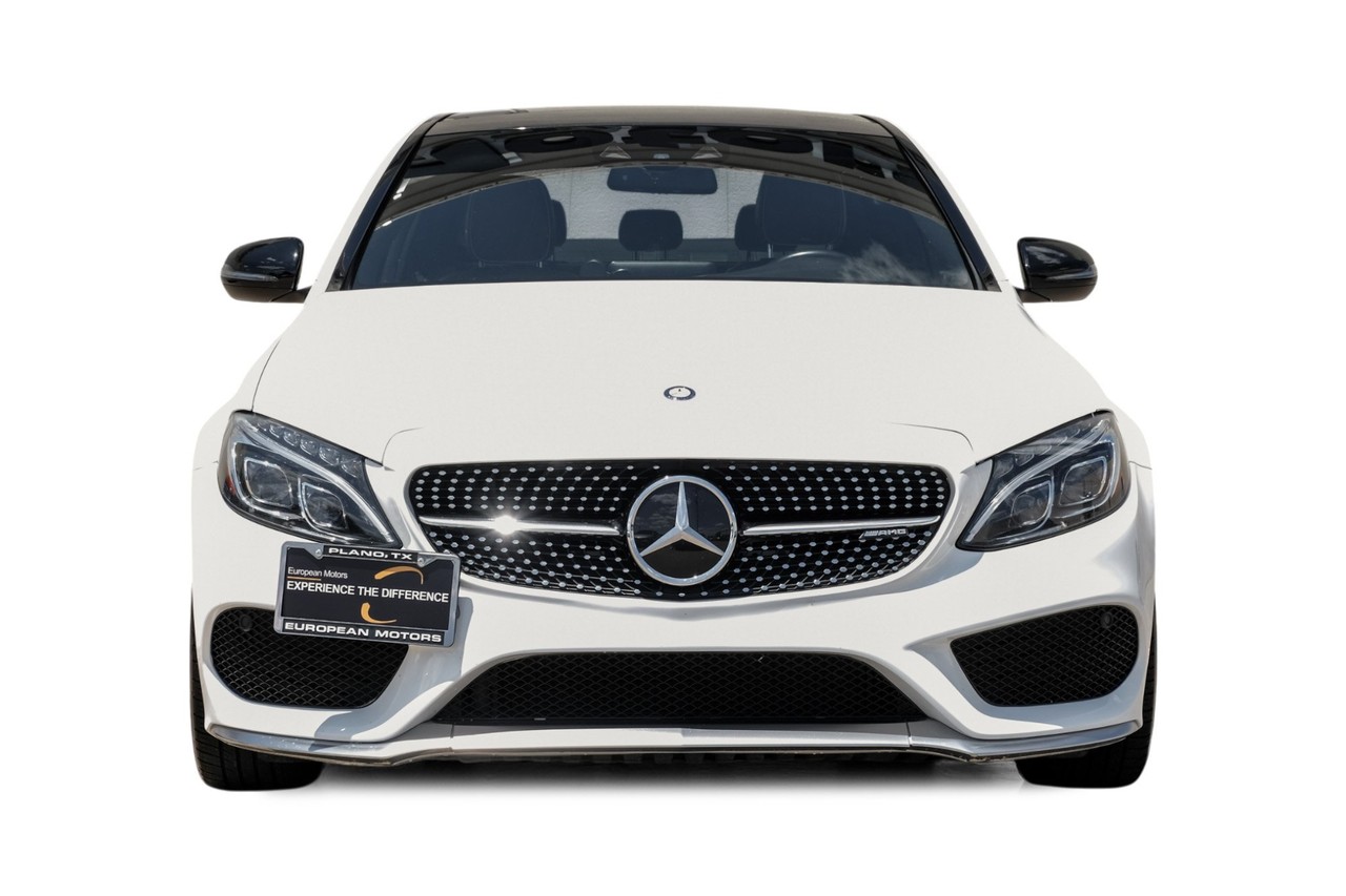 Mercedes-Benz C-Class Vehicle Main Gallery Image 06
