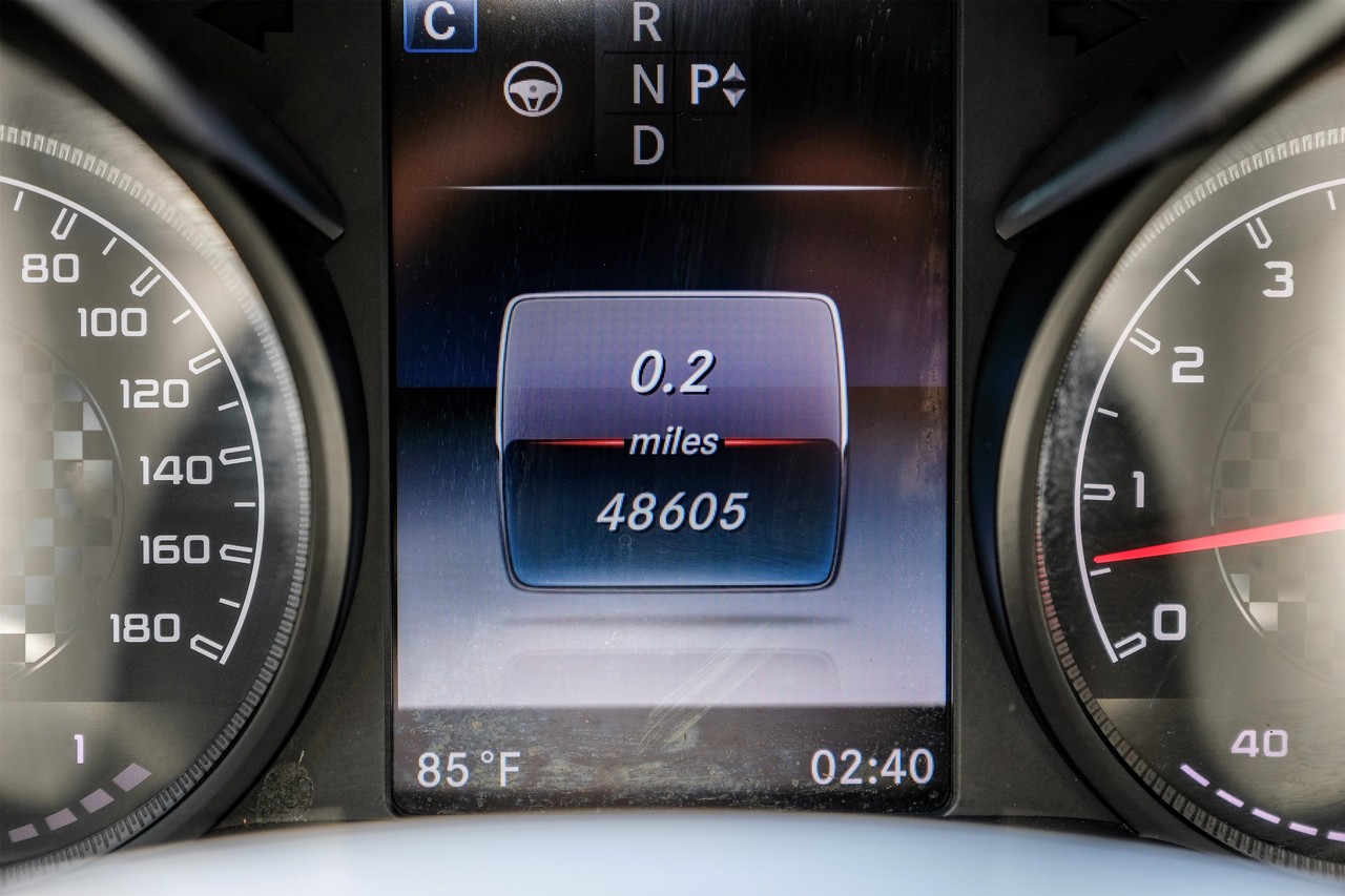 Mercedes-Benz C-Class Vehicle Main Gallery Image 20