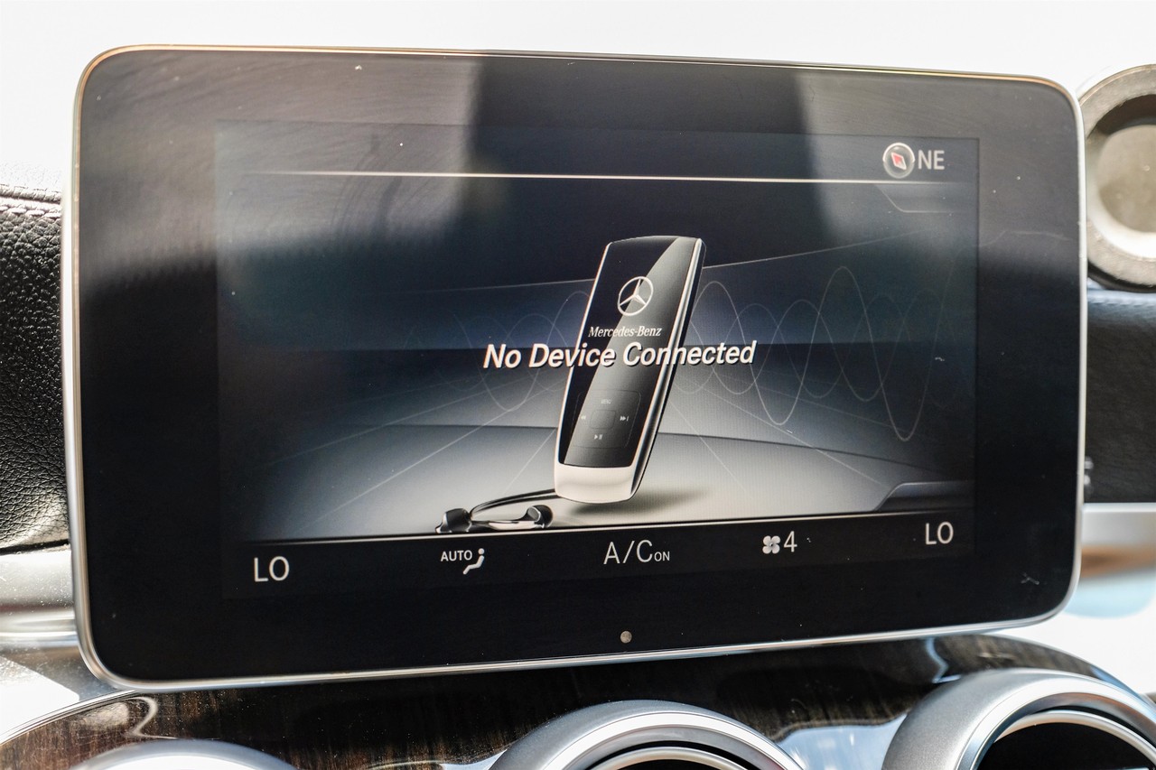 Mercedes-Benz C-Class Vehicle Main Gallery Image 29