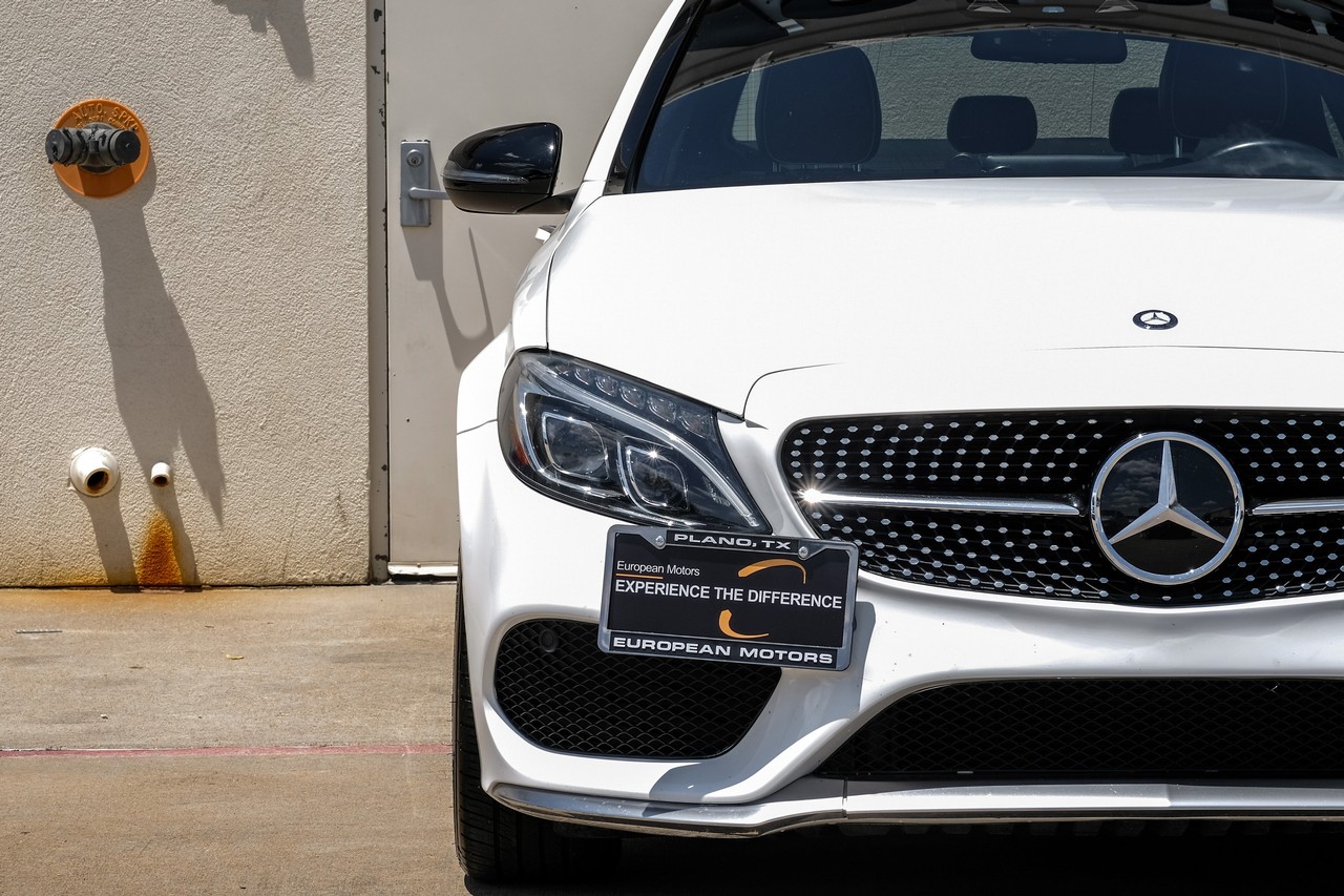 Mercedes-Benz C-Class Vehicle Main Gallery Image 43
