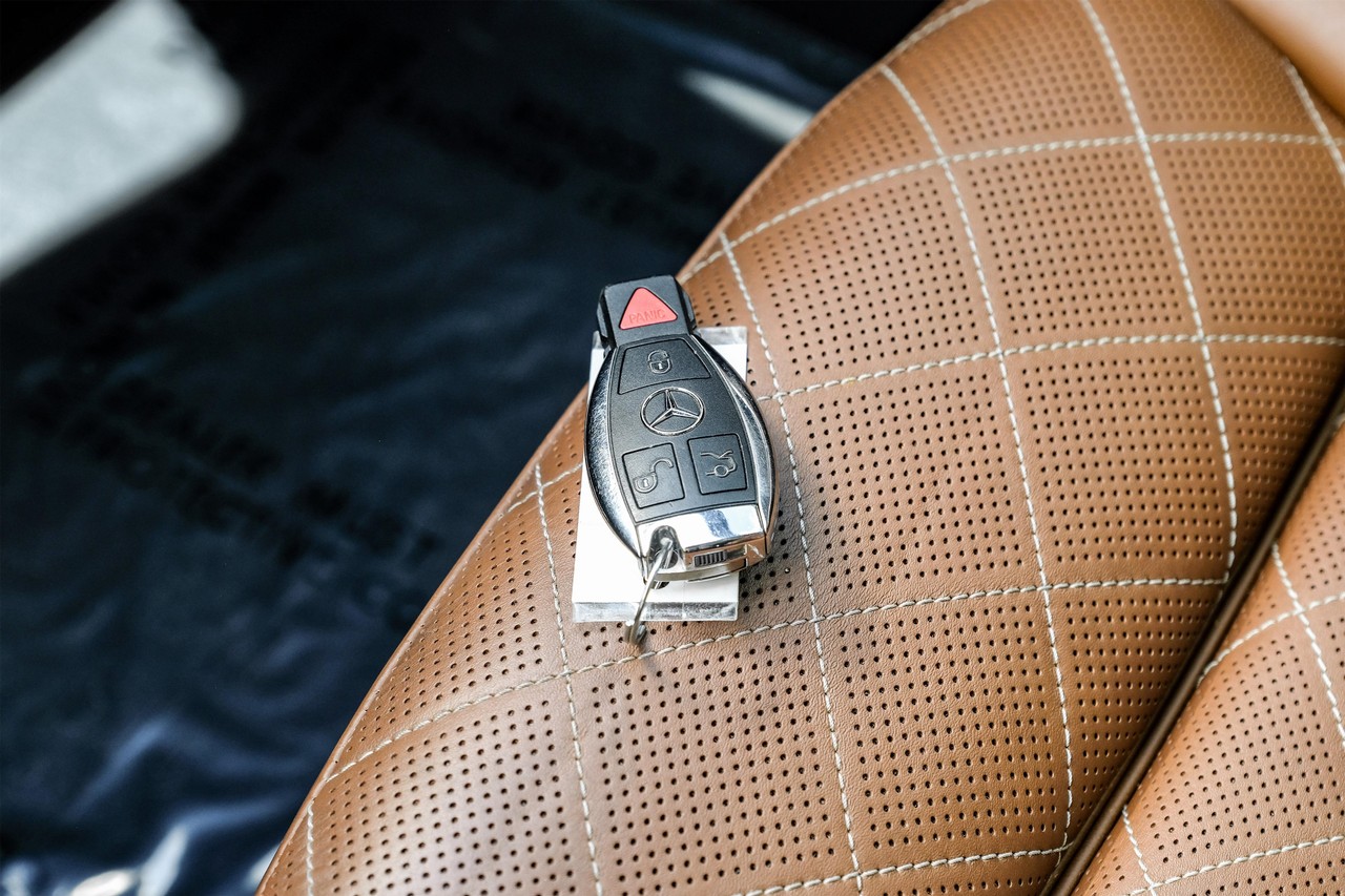 Mercedes-Benz C-Class Vehicle Main Gallery Image 51