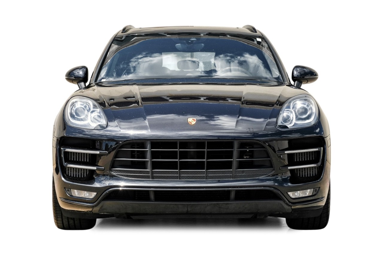 Porsche Macan Vehicle Main Gallery Image 06