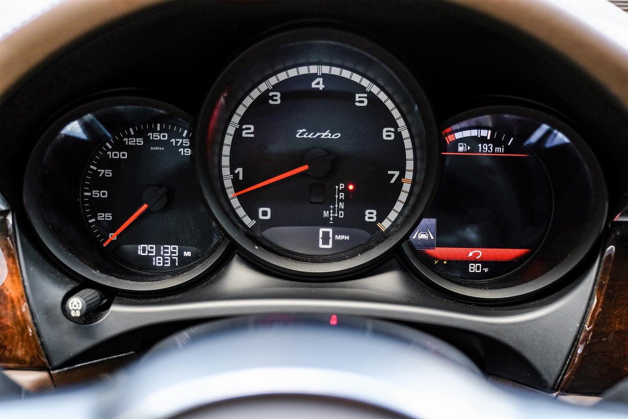 Porsche Macan Vehicle Main Gallery Image 20