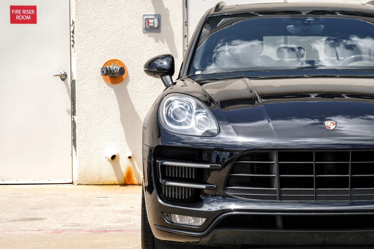 Porsche Macan Vehicle Main Gallery Image 46