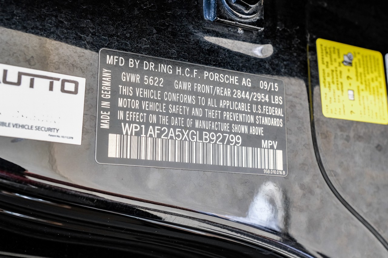 Porsche Macan Vehicle Main Gallery Image 53